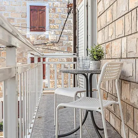 Apartment Centar 2 *